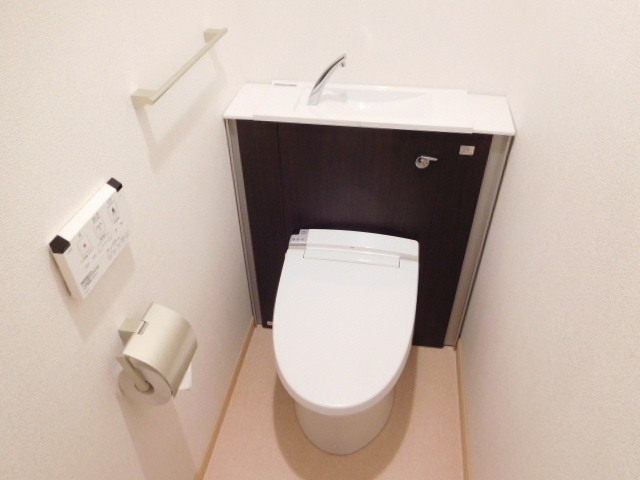 トイレ　キレイなトイレですね