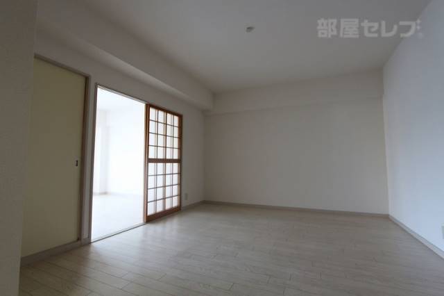 居室・リビング　１０２号室の画像引用