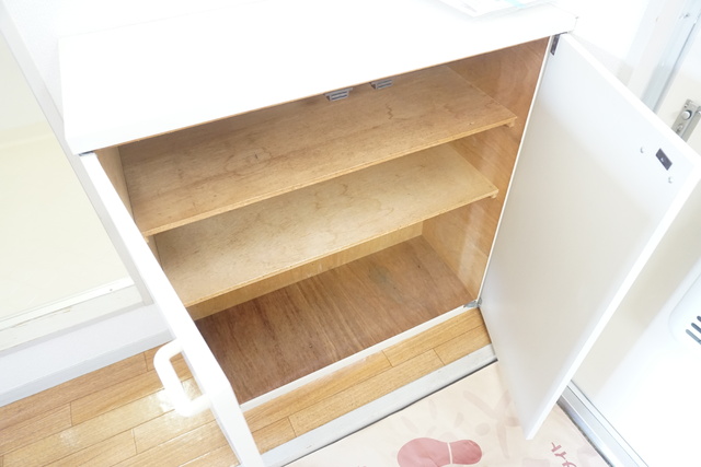 玄関　下駄箱収納