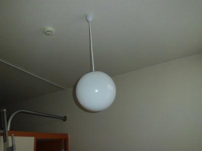 その他　吊り下げ型ライトで居室は素敵なムードに・・・