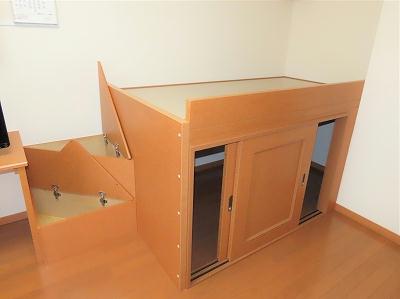 収納　クローゼット、ベッド下収納あり