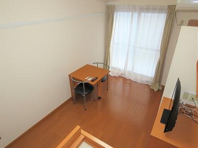 居室・リビング　ベッド上からのアングルです