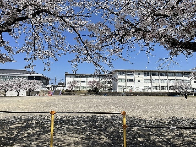 小学校　関市立倉知小学校（小学校）まで1908m