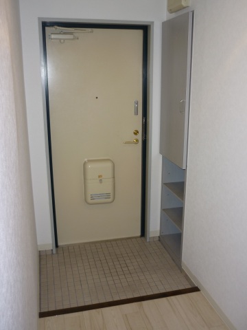 玄関　同物件別号室