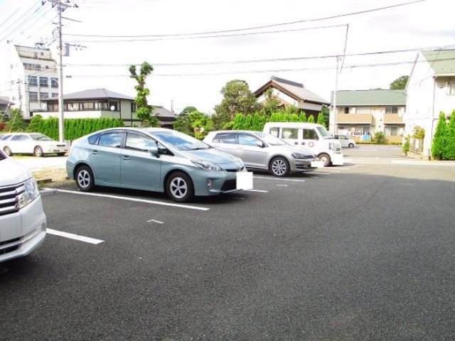 【ガーデンコートAの駐車場】