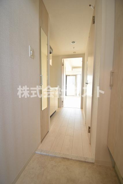 玄関　※室内写真は別のお部屋となります。