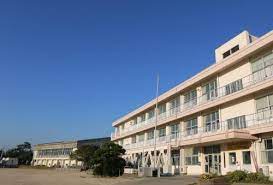 小学校　防府市立華浦小学校（小学校）まで1036m