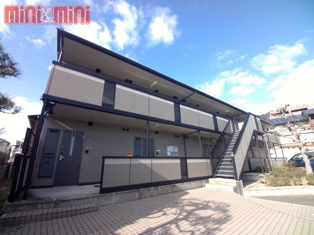 建物外観　キレイな大手ハウスメーカーの建物です