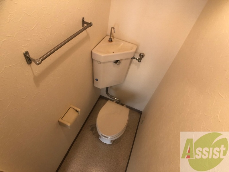 トイレ　こちらはトイレです。清潔感があり、安心して使用できます。