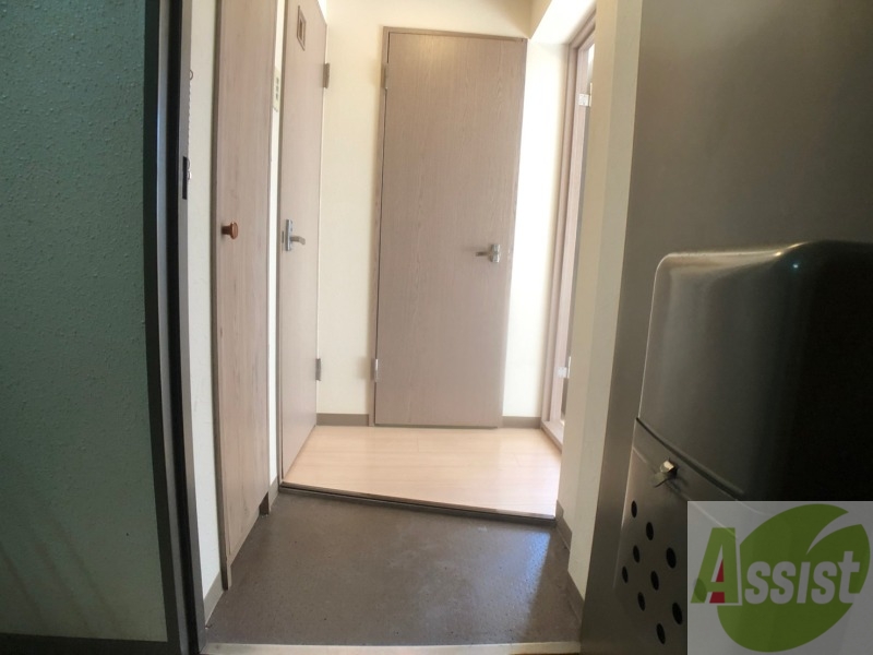 玄関　玄関からの様子を撮影してみました。動線になります。