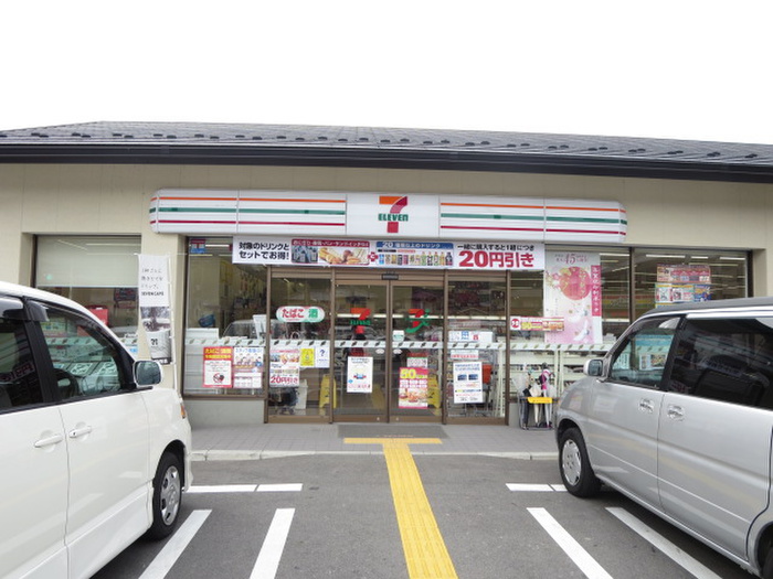 コンビニ　セブンイレブン岩倉忠在地町店（コンビニ）まで550m