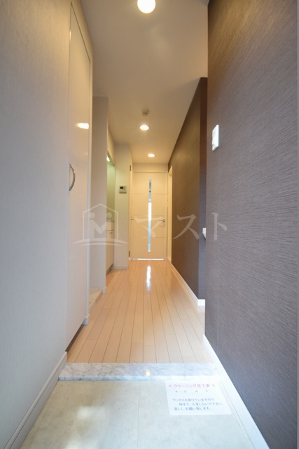 玄関　※建物内別間取参考写真