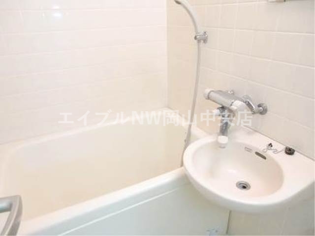 バス・シャワールーム　バス