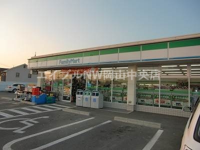 コンビニ　ファミリーマート岡山新屋敷店（コンビニ）まで206m