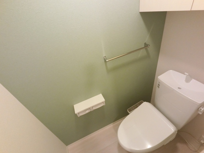 トイレ　温水洗浄暖房便座のトイレ