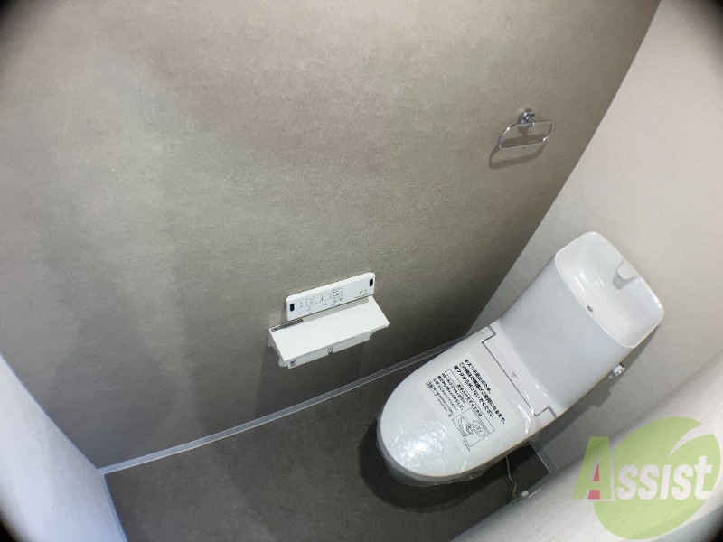 トイレ　温水洗浄便座付きのトイレは、冬場でも快適に利用できます。