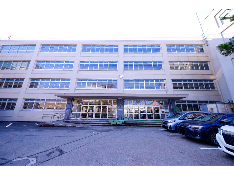 小学校　小坂小学校（小学校）まで1409m