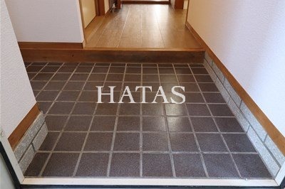 玄関　同物件別部屋です。