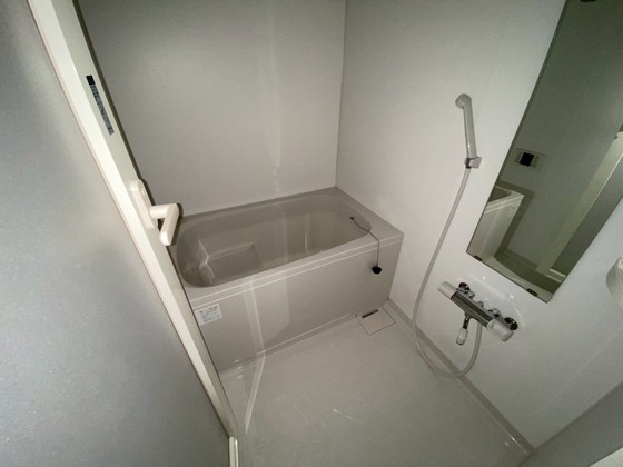 バス・シャワールーム　※別部屋の写真です