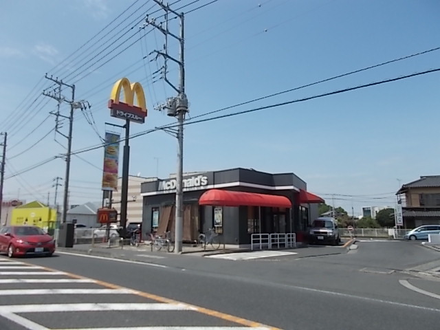 飲食店　マクドナルド 50号水戸赤塚店（飲食店）まで872m