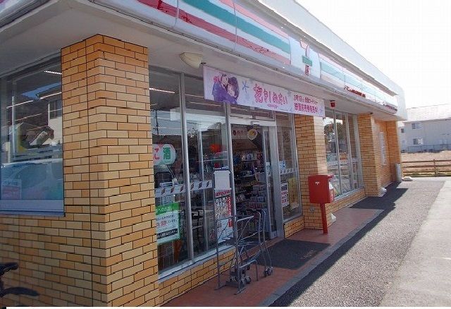 コンビニ　セブンイレブン屋島西町店さん（コンビニ）まで800m