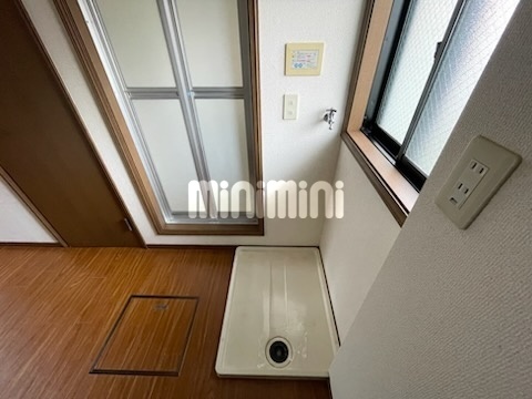 その他部屋・スペース　室内洗濯機置き場がございます。