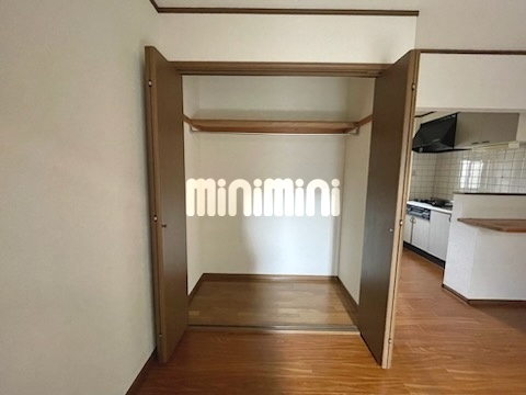 収納　広々とした収納です。