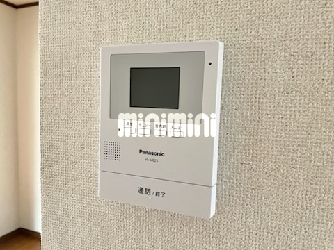 セキュリティ　モニター付きインターホン完備です。