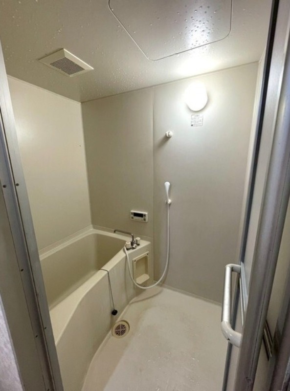 バス・シャワールーム　図面と現状に相違がある場合には現状を優先