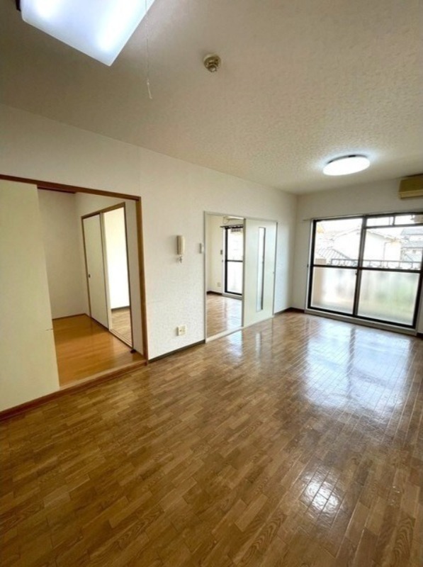 居室・リビング　図面と現状に相違がある場合には現状を優先