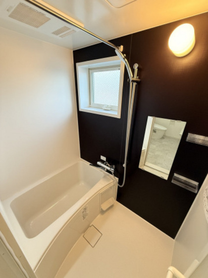 バス・シャワールーム　※別部屋の写真です