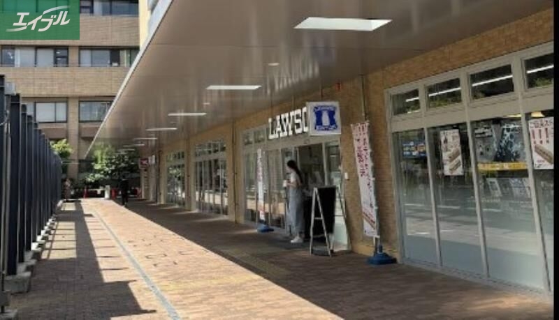 コンビニ　ローソン岡大病院店（コンビニ）まで318m