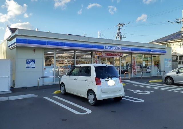 コンビニ　ローソン福島岡部店（コンビニ）まで300m