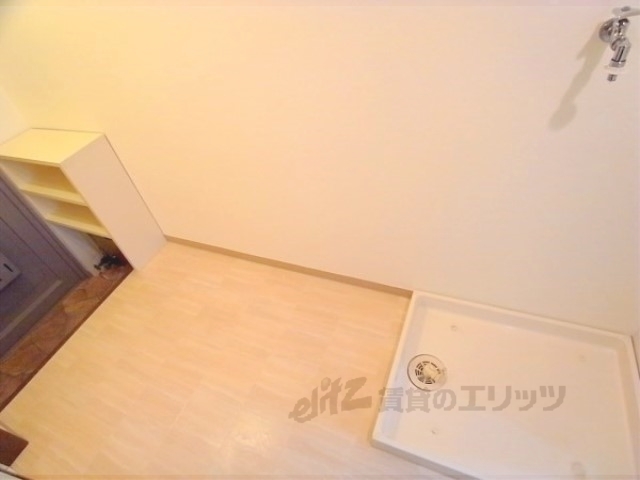 その他部屋・スペース　キッチン台のそばに冷蔵庫が設置できます。