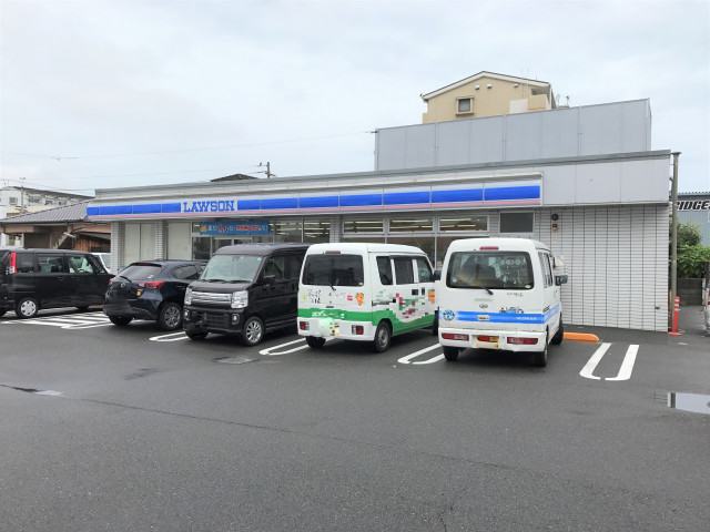 コンビニ　ローソン　松山朝生田町二丁目店（コンビニ）まで650m