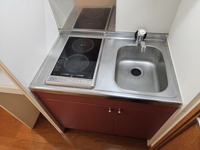 キッチン　※同タイプ部屋の写真です。