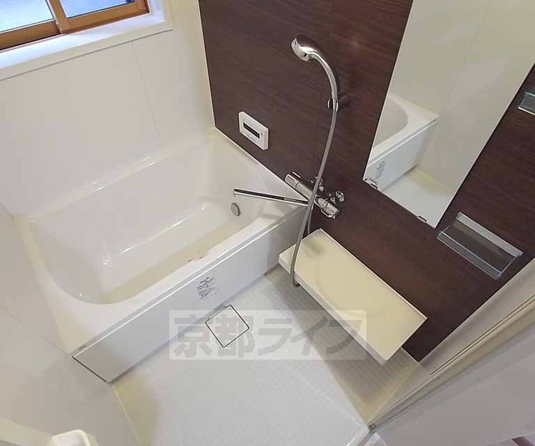 バス・シャワールーム　オシャレで広いお風呂です！