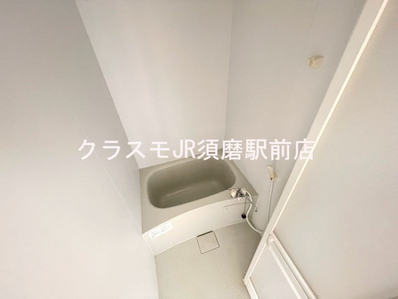 バス・シャワールーム　一日の疲れを洗い流す大切な空間。ゆったりくつろいでください。