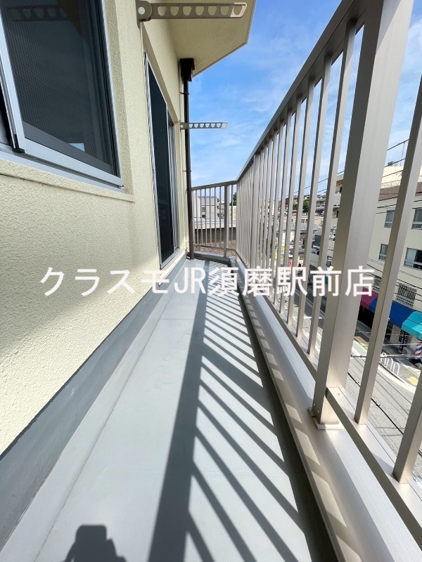 バルコニー　心地よい風が吹くバルコニー。洗濯物もよく乾きそうです。