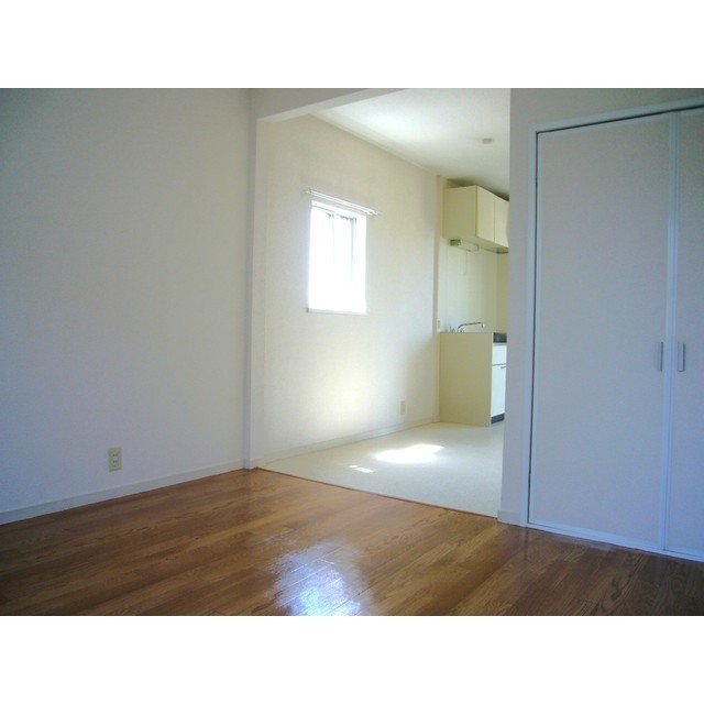 その他　キッチンにも窓あり