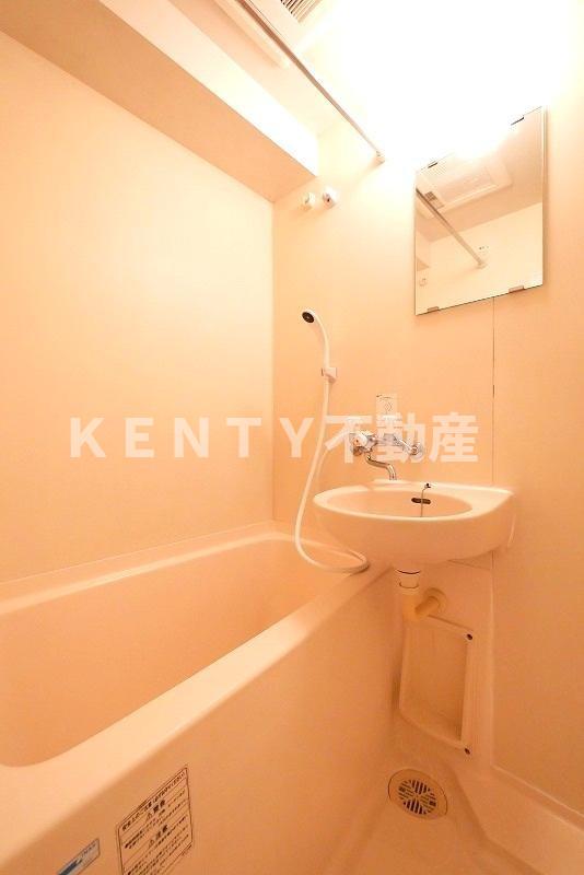 バス・シャワールーム　落ち着いた空間のお風呂です