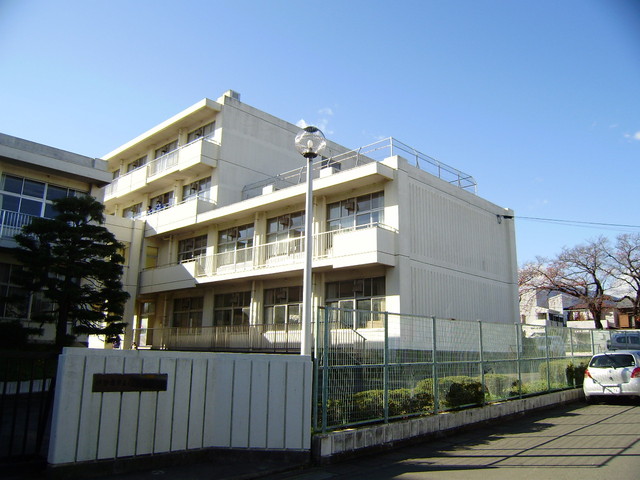 中学校　伊勢原市立成瀬中学校（中学校）まで1100m