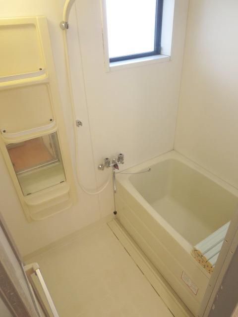 バス・シャワールーム　★窓があると開放感が違いますね★