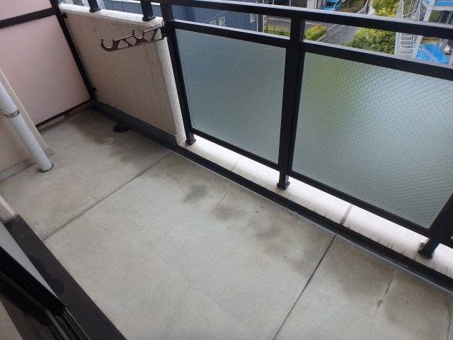 バルコニー　お洗濯にも便利なバルコニー付き