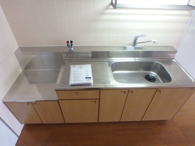 キッチン　コンパクトなキッチンで掃除もラクラク