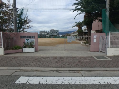 中学校　西宮市立瓦木中学校（中学校）まで287m
