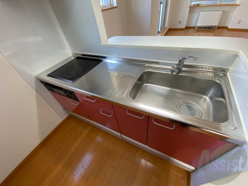 キッチン　こちらはキッチン。調理スペースもあり使いやすそうです。