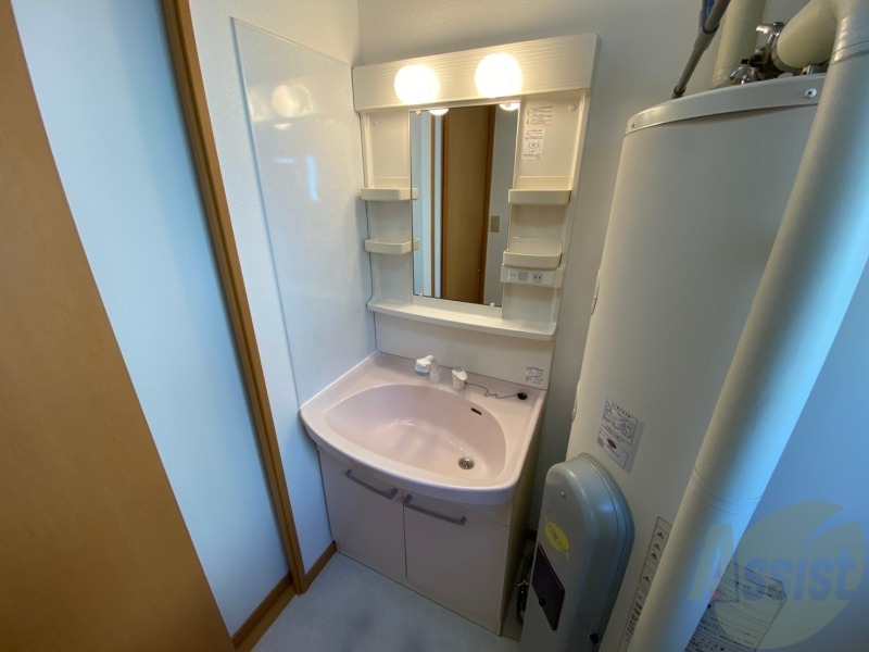 洗面設備　洗面台。身支度にはかかせないですよね～。