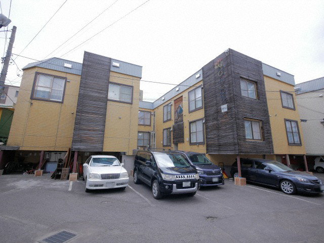 建物外観　◆3方向角部屋で陽当たり良好！◆円山公園駅徒歩圏内の好立地！