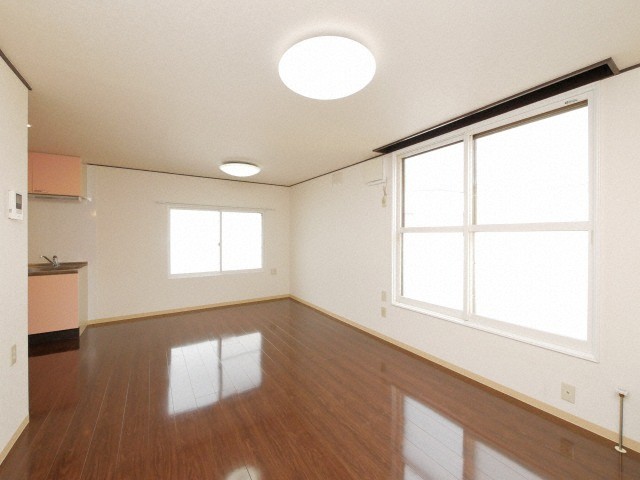 居室・リビング　◆3方向角部屋で陽当たり良好！◆円山公園駅徒歩圏内の好立地！